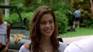 Young hot celebrities Denise Richards & Neve Campbell 